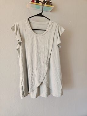 Kindred Bravely Light Green Flutter Sleeve Breastfeeding/pumping Tunic